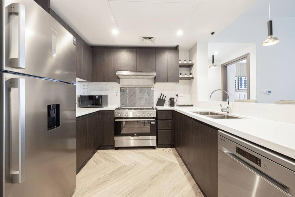 ドバイChic 2 Bed Near Trade Centre With 5 Star Amenitiesアパートメント エクステリア 写真