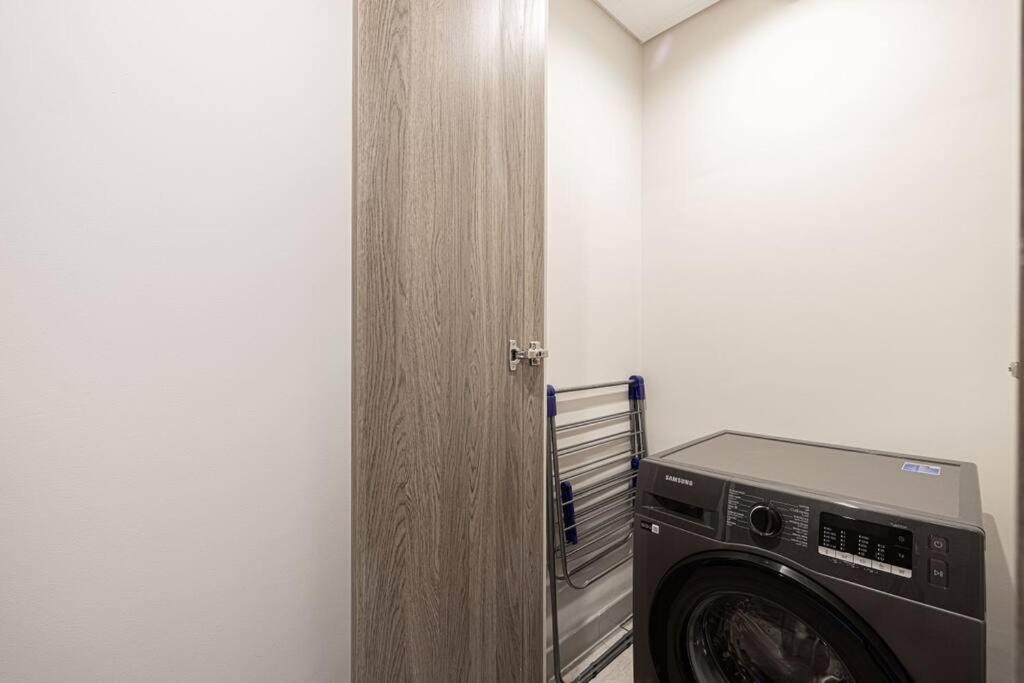 ドバイChic 2 Bed Near Trade Centre With 5 Star Amenitiesアパートメント エクステリア 写真